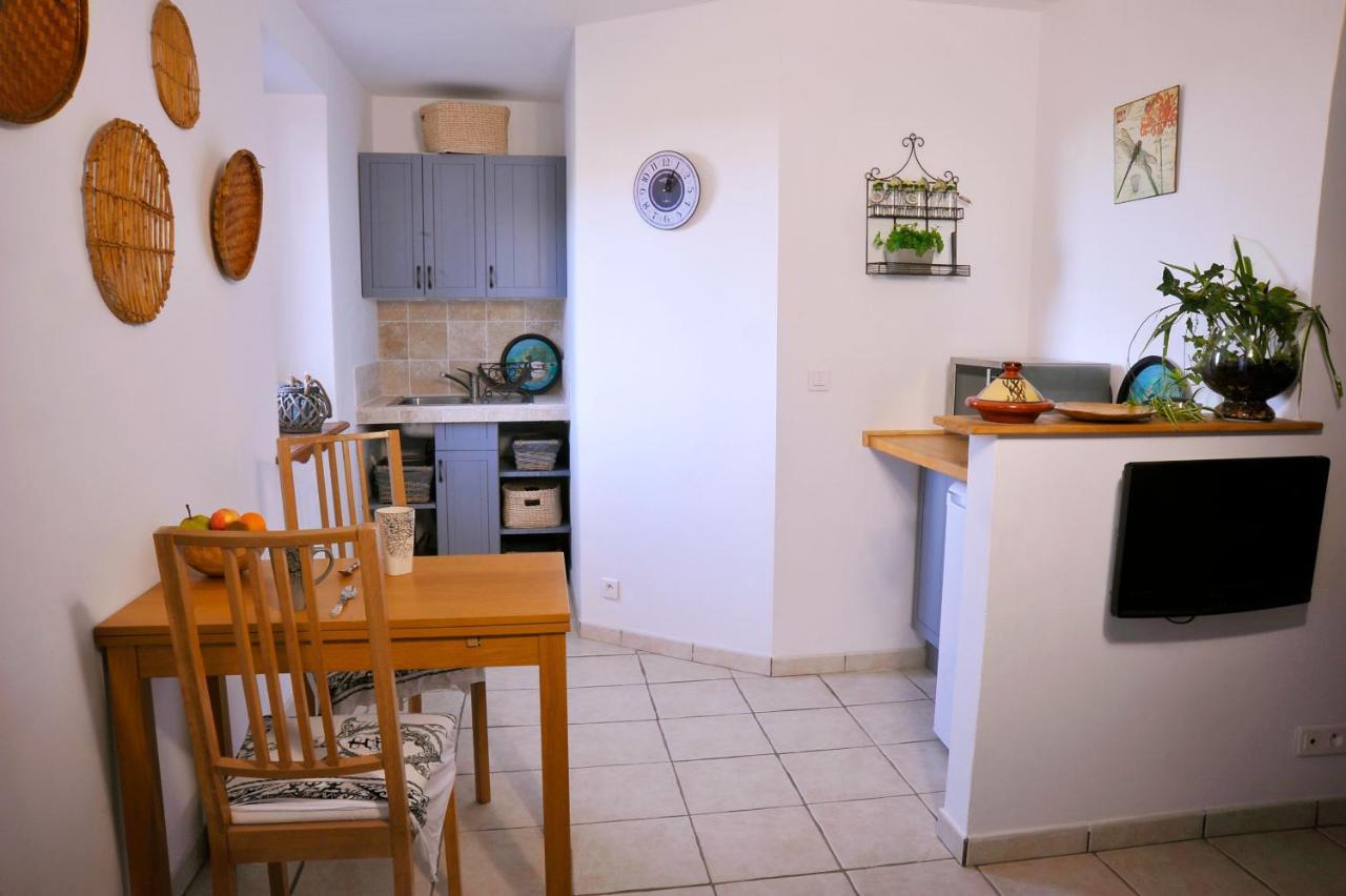 Bed And Breakfast La Maison De Nathalie Les Mayons Luaran gambar