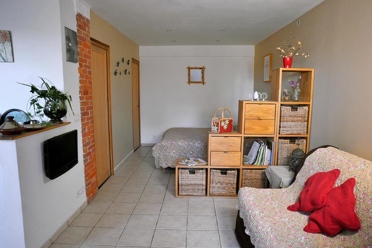 Bed And Breakfast La Maison De Nathalie Les Mayons Luaran gambar