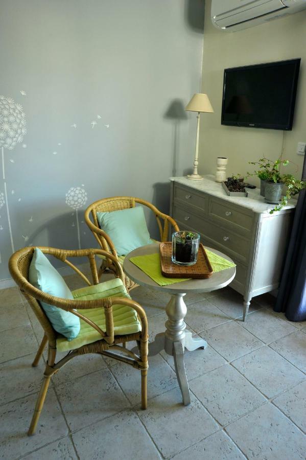 Bed And Breakfast La Maison De Nathalie Les Mayons Luaran gambar